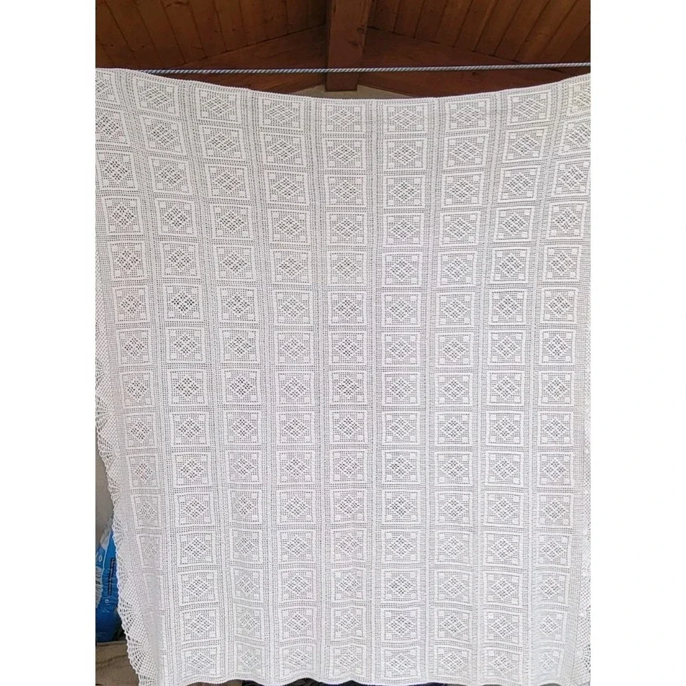 Vintage Handmade Filet Crochet Bedspread‎ Tablecloth 64x80 White Cotton Lace
